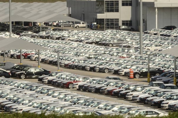 Продажбите на нови автомобили в Европа ще намаляват през 2019 2020 г