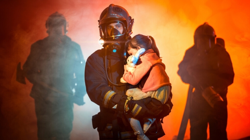 Пожарникари и полицаи от Горна Оряховица спасиха 11 годишно момиче от
