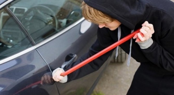 Младеж открадна кола във Видин заловиха го съобщиха от полицията