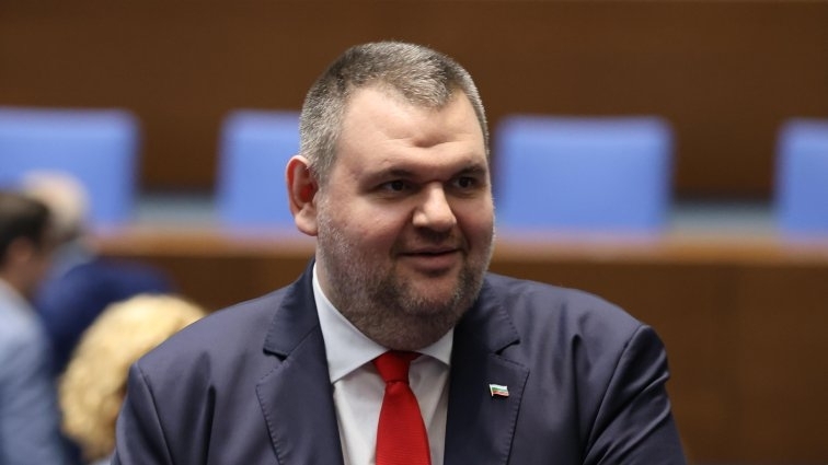 Лидерът на ДПС Ново начало Делян Пеевски ще изпрати хората си