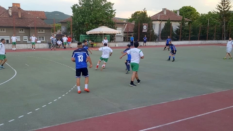 Измина първата седмица от началото на футболния турнир на малки