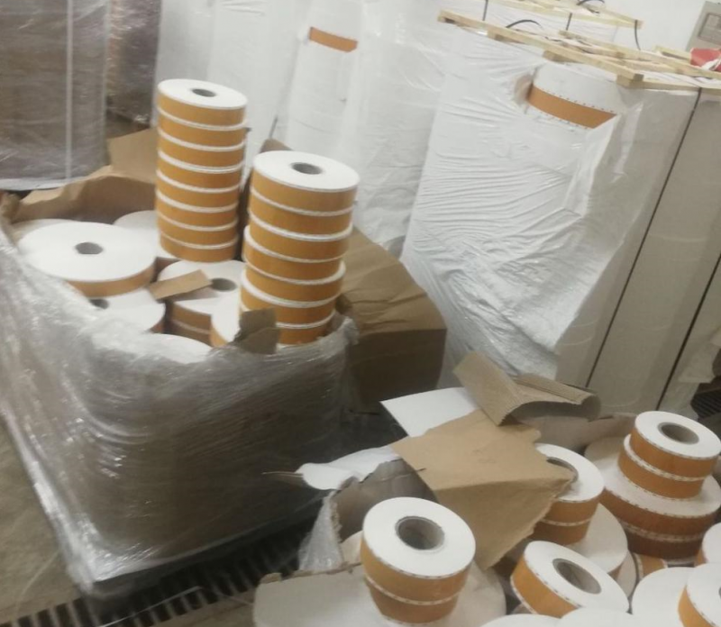 14 палета с филтърна хартия коркофан за нелегално производство