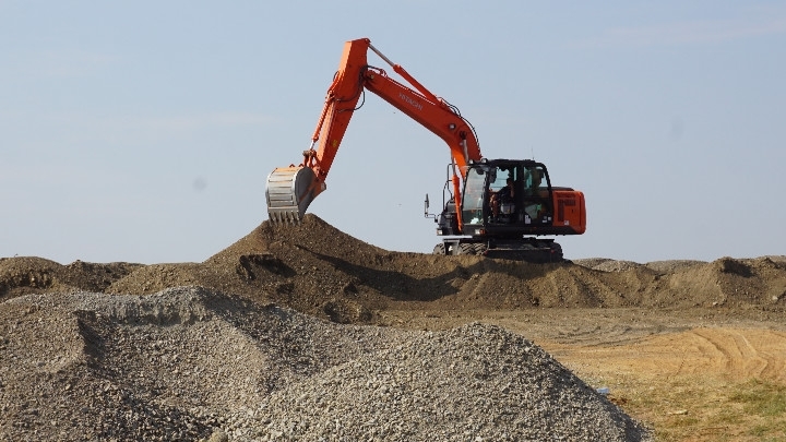 До края на месеца трябва да стартира ремонтът на пътя