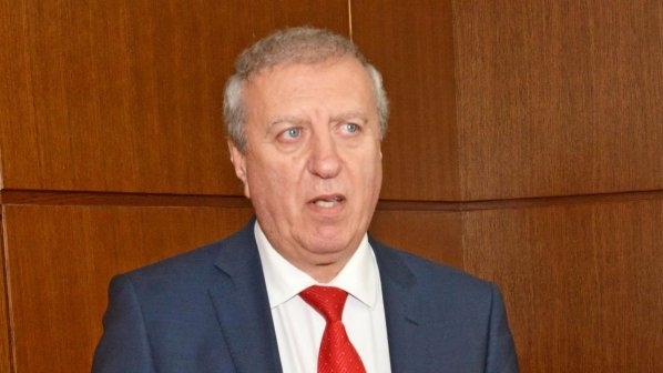 Или рекет или обещание са причините да се сключи договор