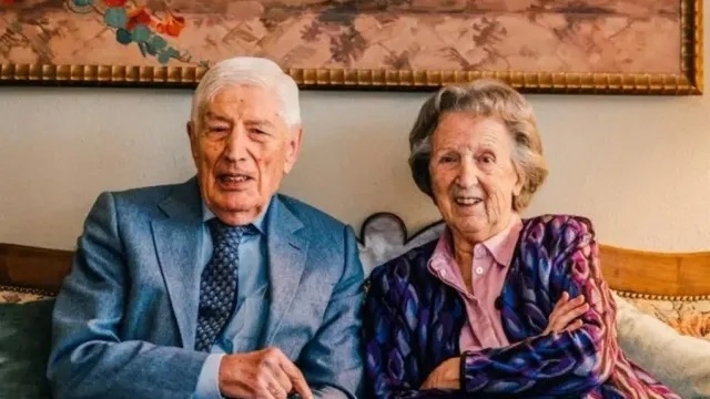 Ръка за ръка и в смъртта: Бивш холандски премиер и съпругата му се подложиха на евтаназия