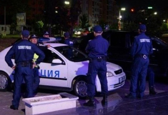 Полицията залови за броени часове апаши задигнали оборота на бензиностанция