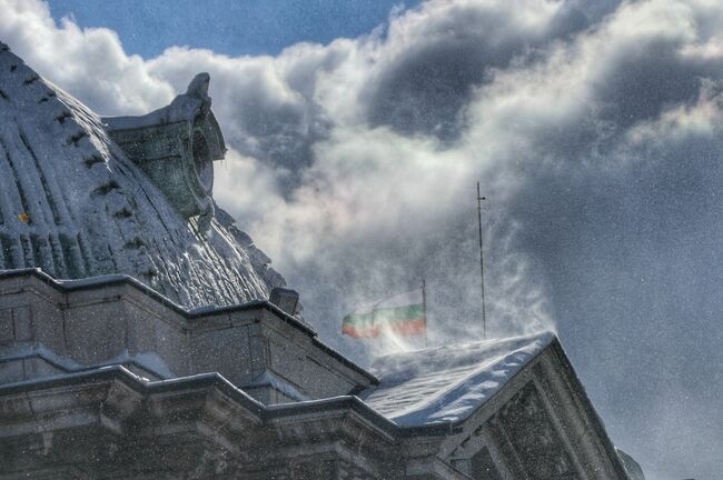 Днес облачността ще е предимно значителна но само на отделни