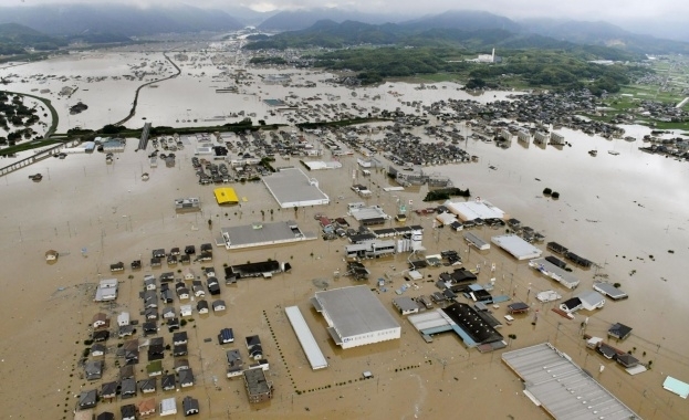 Най малко 47 души са в неизвестност а пет са в