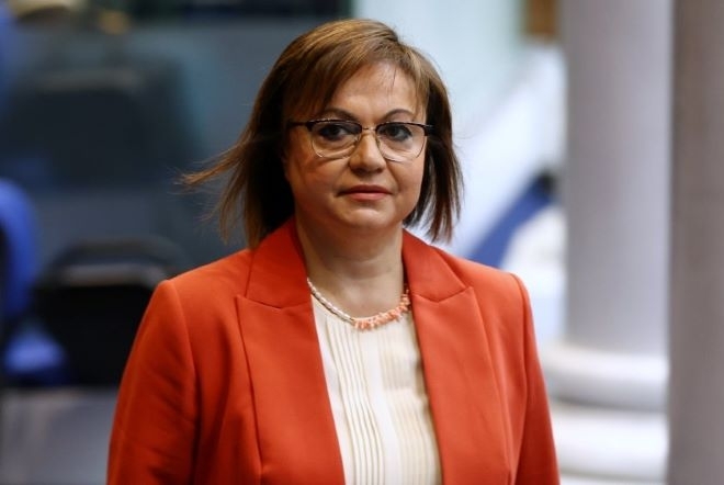 Корнелия Нинова  бивш министър на икономиката и лидер на Непокорна