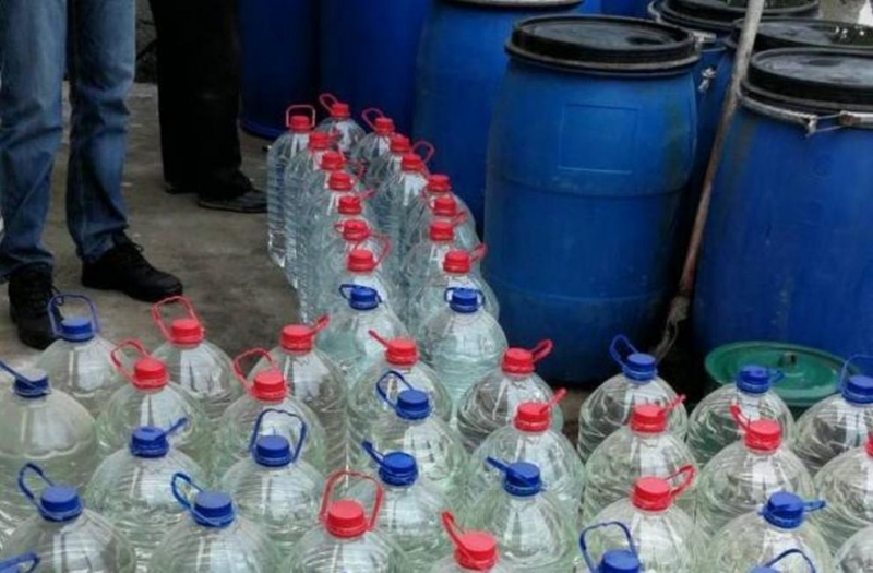 Митнически служители задържаха 1527 литра нелегален алкохол при четири проверки