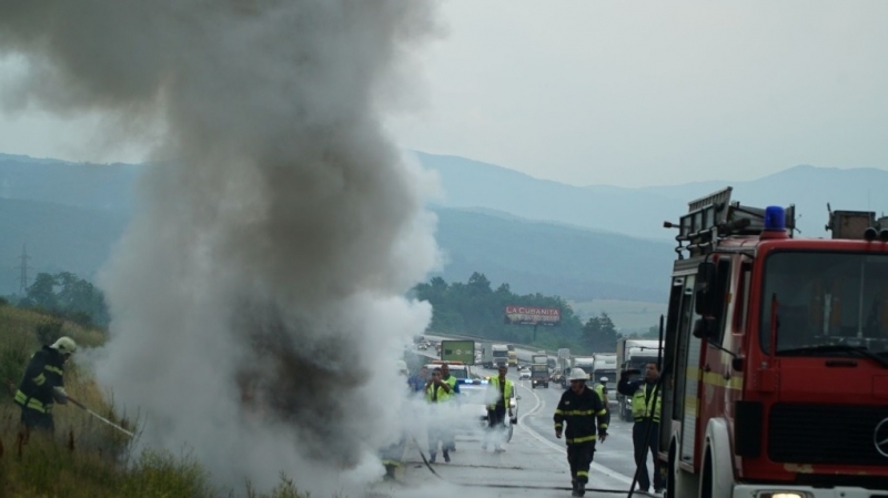 Кошмарна ситуация се разигра на автомагистрала Мездра между София и
