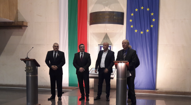 Министрите на вътрешните работи и на регионалното развитие и благоустройство