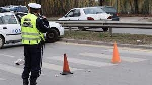 Два автомобила блъснаха пешеходка в Стара Загора. Тежкият инцидент е