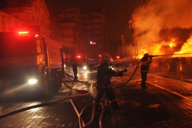 Голям пожар нанесъл щети на Астрономическия център в Анкара съобщава