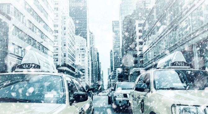 Мощна буря съпроводена от ледени дъждове наближава Източното крайбрежие на