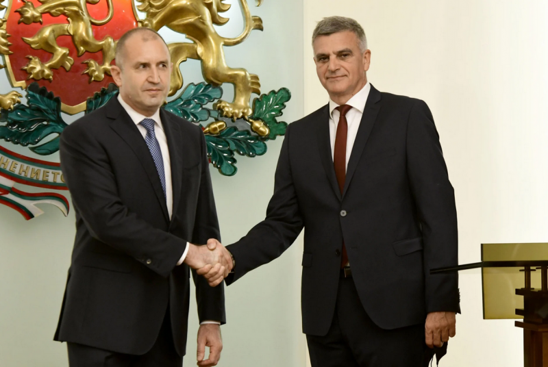 До часове президентът Румен Радев официално ще представи списъка на