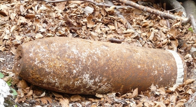 Неизбухнала авиационна бомба от Втората световна война открита при строителни работи