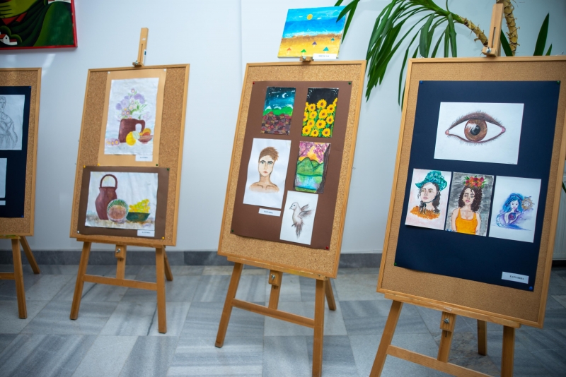 По инициатива на Градска художествена галерия Мездра Школата по изобразително изкуство