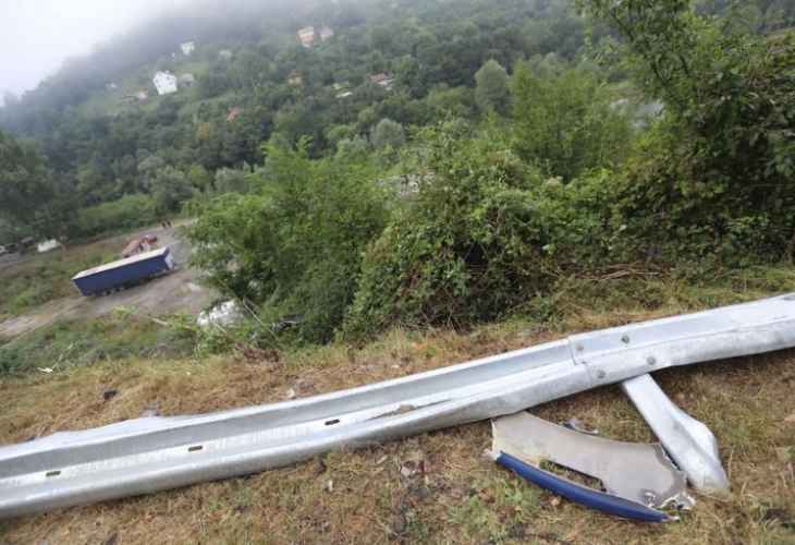 Световрачене се прощава с четири от жертвите на тежката катастрофа