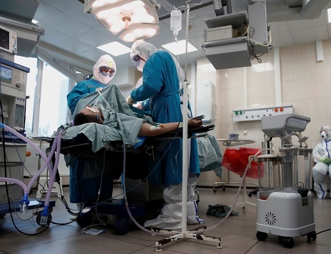 Русия повтори печалния рекорд на починалите от COVID 19 за едно