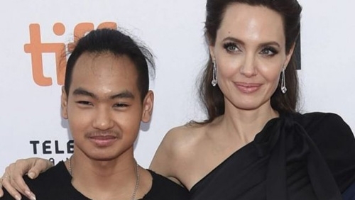 Актрисата Анджелина Джоли е решила да лиши пет от своите