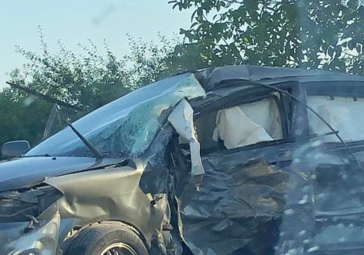 Млада жена е в болница след катастрофа на пътя за