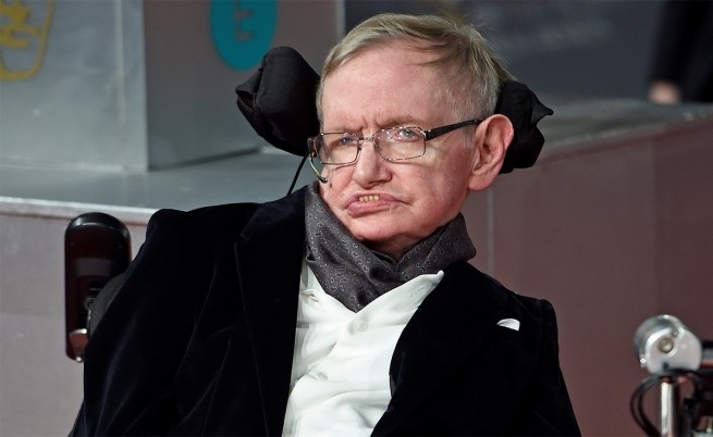 През октомври тази година британският физик Стивън Хокинг и колегите