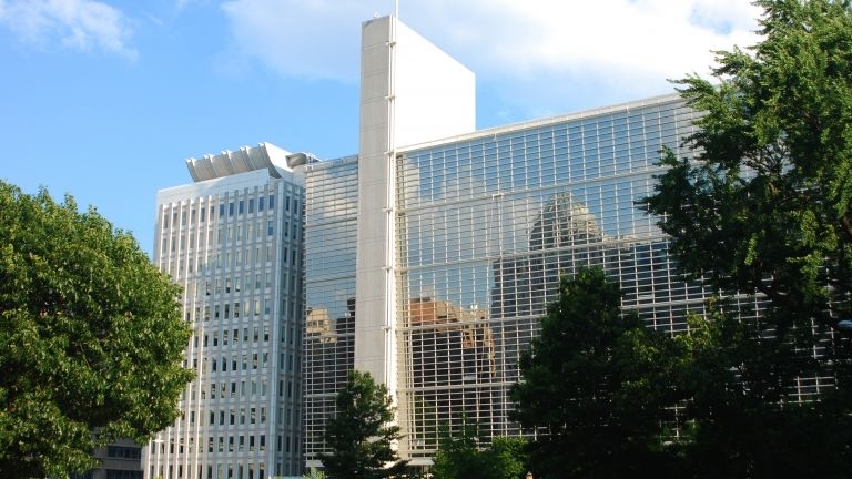 Световната банка обяви че е спряла помощите си за Афганистан където на