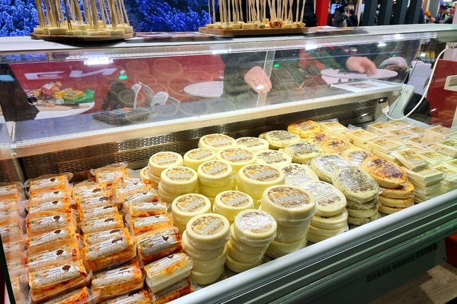 Световните цени на зърнените култури, месото и млечните продукти се покачват през април