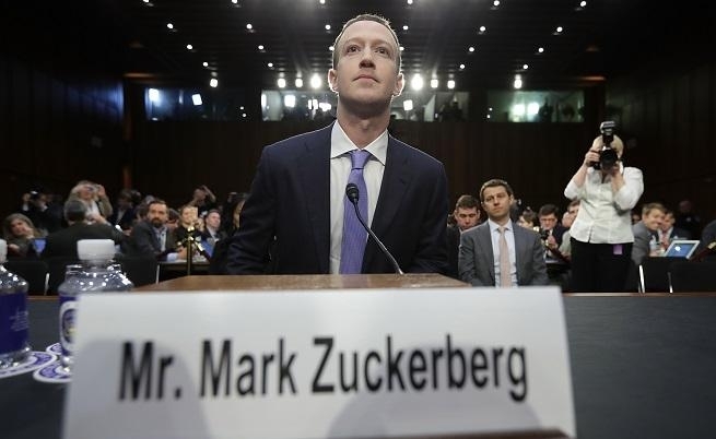 Британският регулатор на данните заяви че ще глоби Facebook с 500 милион