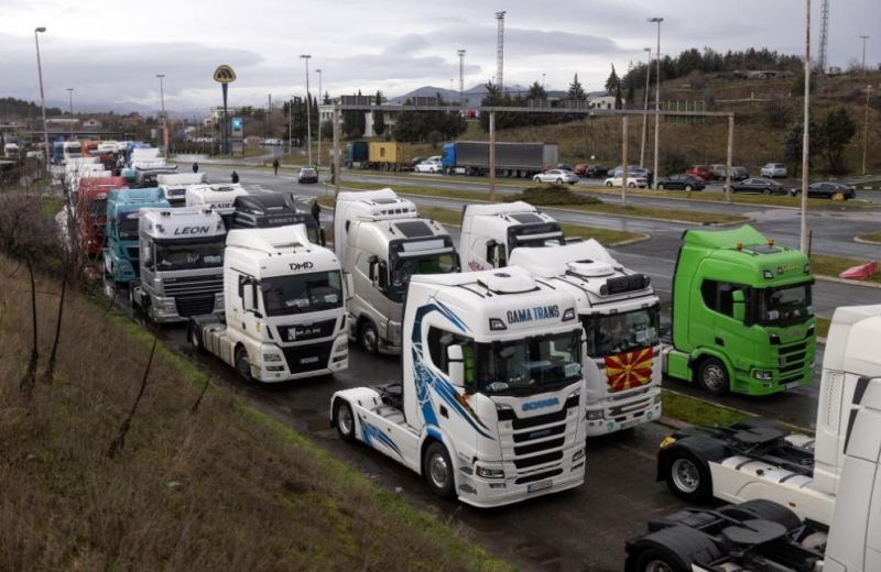 Товарни автомобили не се допускат на сръбска територия през всички