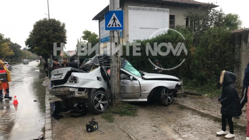 Младеж катастрофира на централен казанлъшки булевард Най вероятната причина за инцидента е шофиране