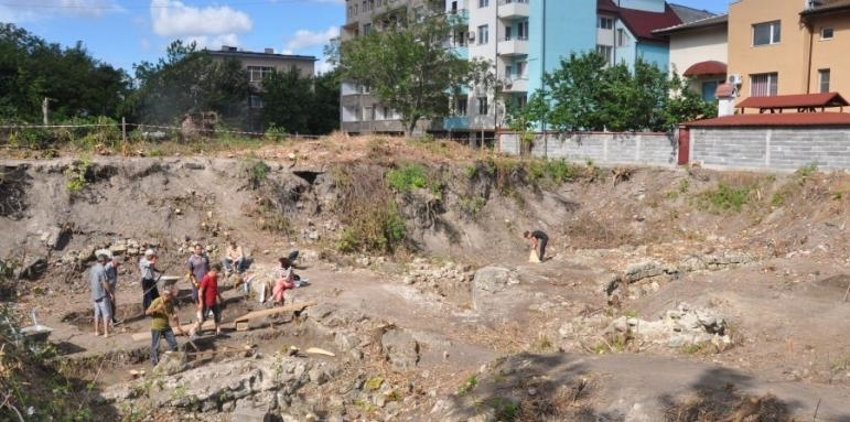 Арехеолози разкриват тайните на античната крепост "Бонония" във Видин
