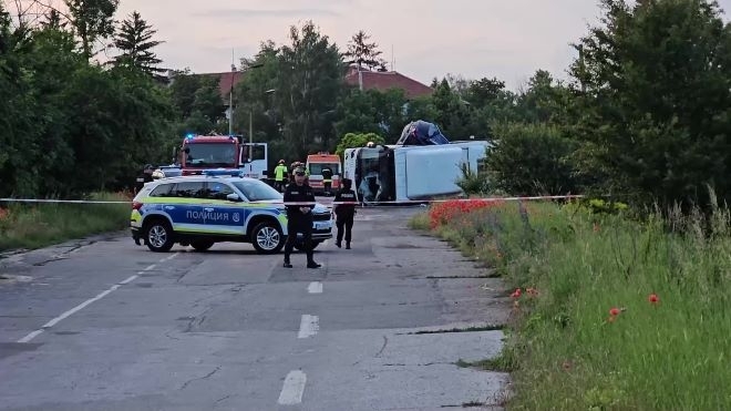 Водачите на автомобилите причинили тежкия пътен инцидент в петък вечер