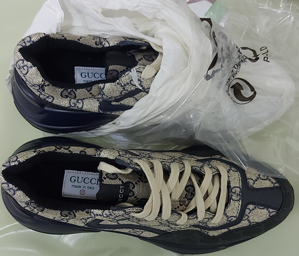 Митнически служители от ТД Митница Русе задържаха голямо количество текстилни