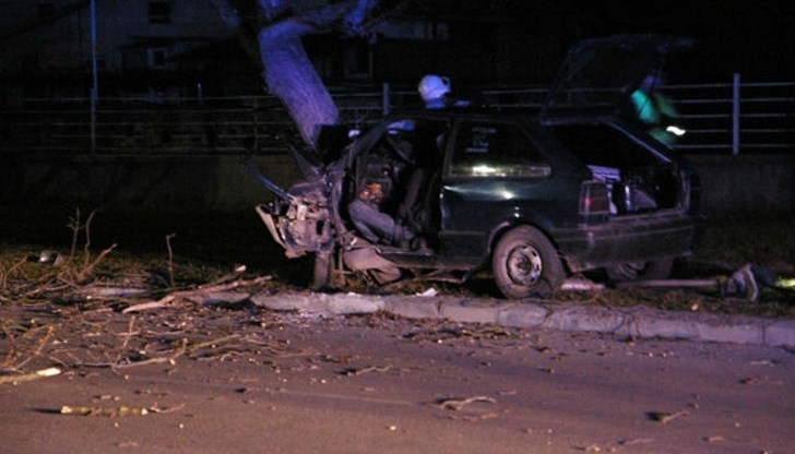Млад шофьор е загинал при тежка катастрофа на стария път