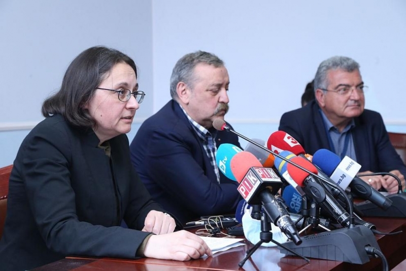 МЗ и Информационно обслужване допуснаха тотален хаос в електронната система