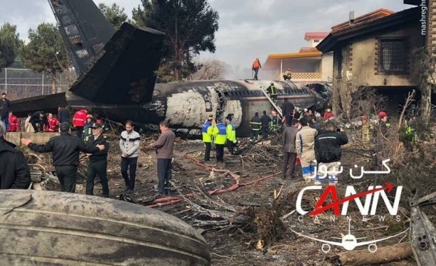 Самолет Боинг 707 се разби в околностите на иранската столица