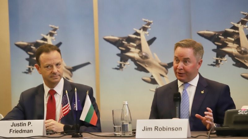 Изтребителят F 16 Block 70 ще има пълни бойни способности увери