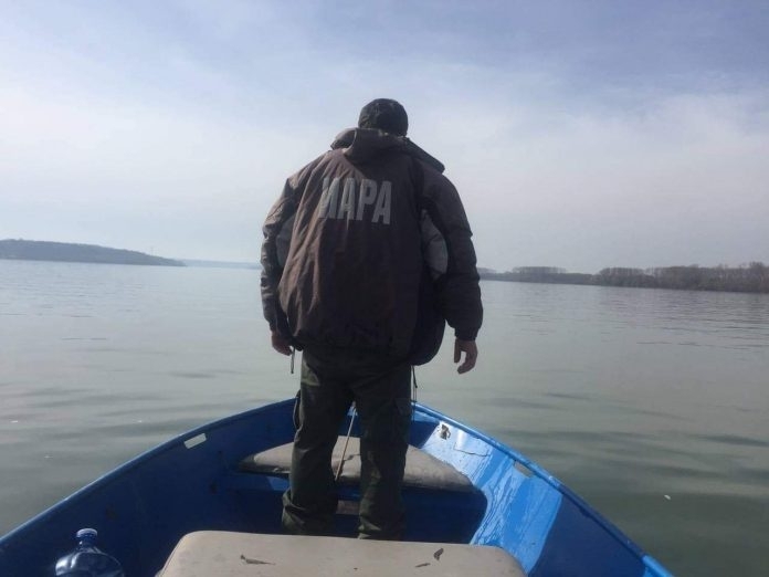 Инспектори на Изпълнителната агенция по рибарство и аквакултури във Враца