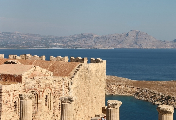 Средновековните гръцки градове Корфу и Родос са сред 50 те исторически