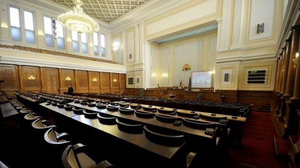 Мераклиите за парламента – на тест за интелигентност