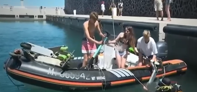 Френския град Марсилия се опитва да се справи с последиците