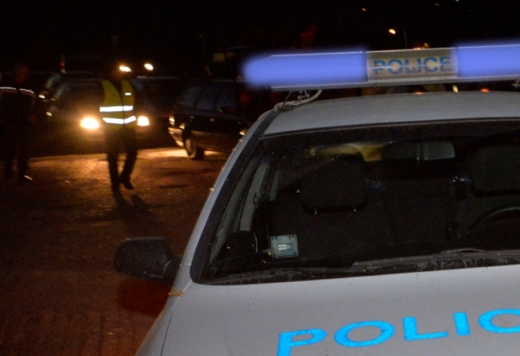 Полицейски служители са задържали двама младежи от Враца опитали да
