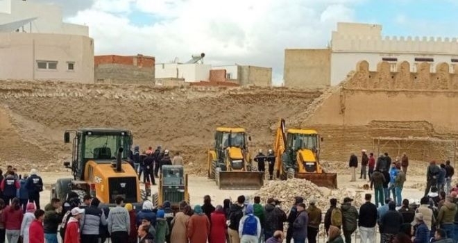 Трима каменоделци загинаха след като част от историческите стени около