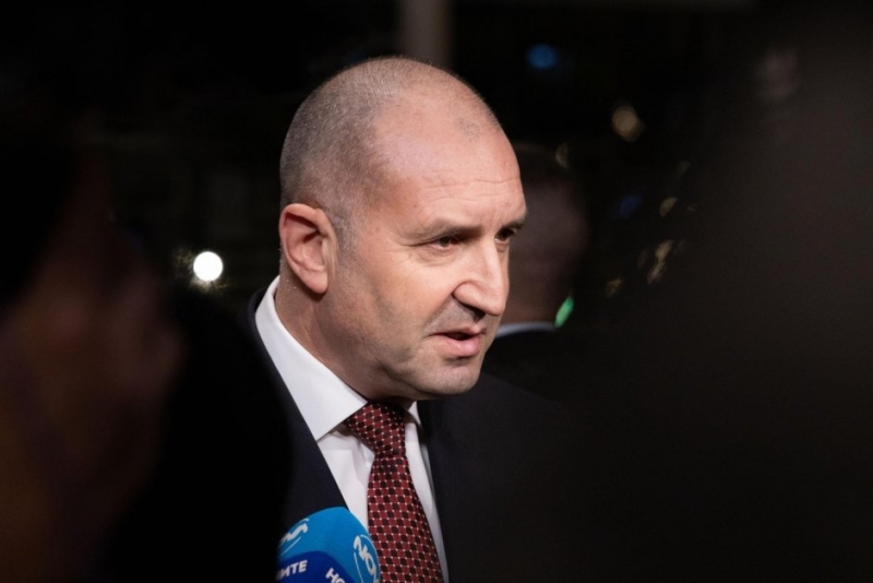 Президентът Румен Радев обяви че ще връчи първия мандат за