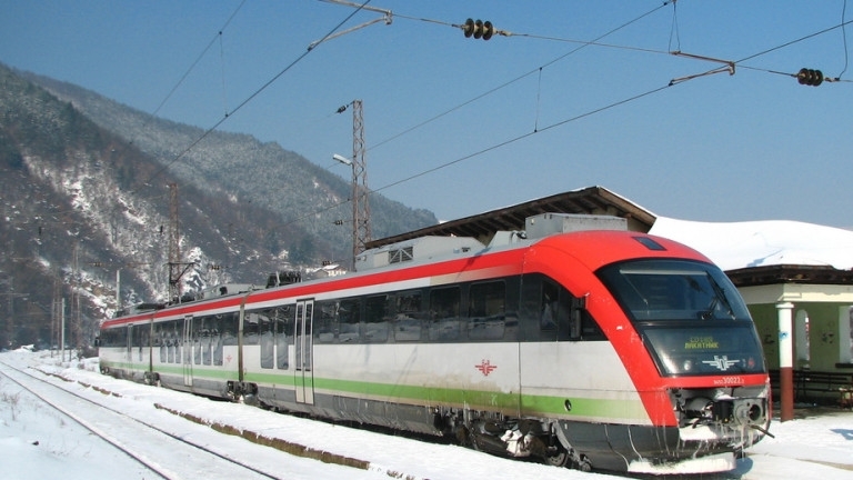 БДЖ Пътнически превози ЕООД ще осигури 15 400 допълнителни места за