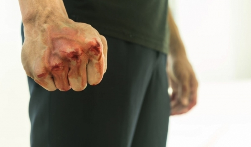 Насилник е пребил и заплашил с убийство майка си в