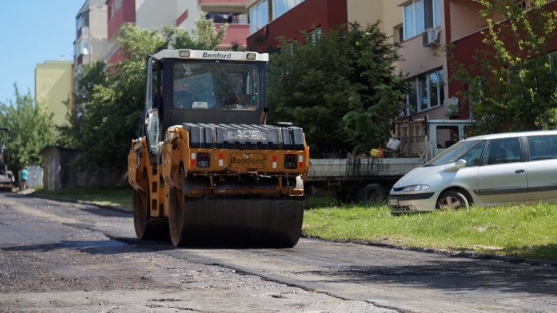 Три улици в Мездра са с нов асфалт
