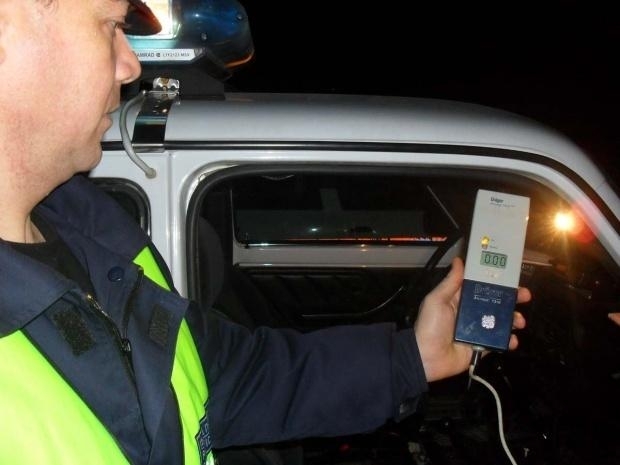 Пиян шофьор бе хванат да кара във Врачанско съобщиха от